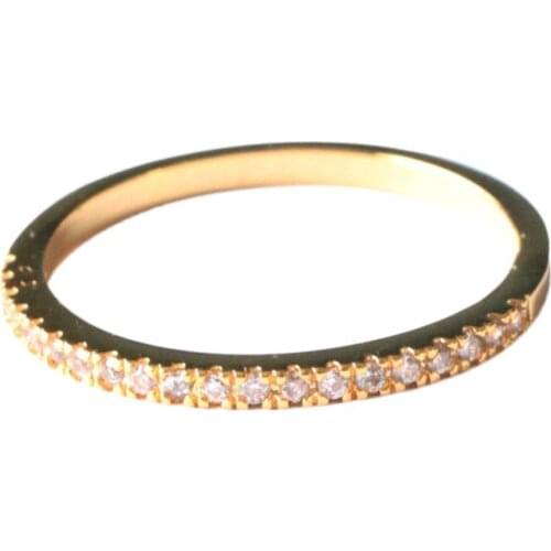 Women Micro-fine Inlaid Zircon Circle Ring Fastness Stainless Steel Ring Fine Jewelry