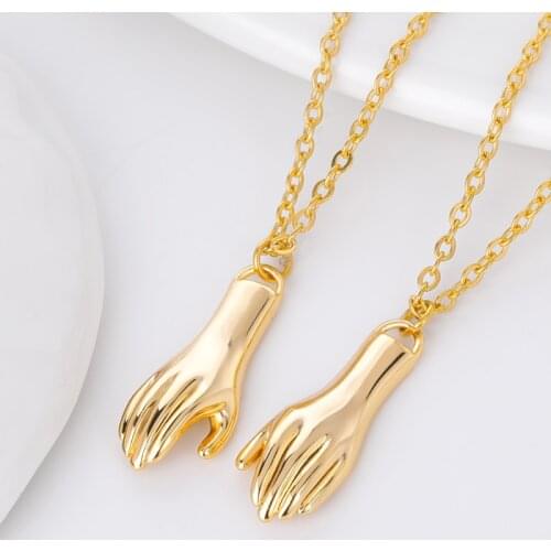 2Pcs / Set Double Hand Magnet Attraction Pendant Couple Necklace Friendship Jewelry Creative Chain Wedding Necklace BFF Gift