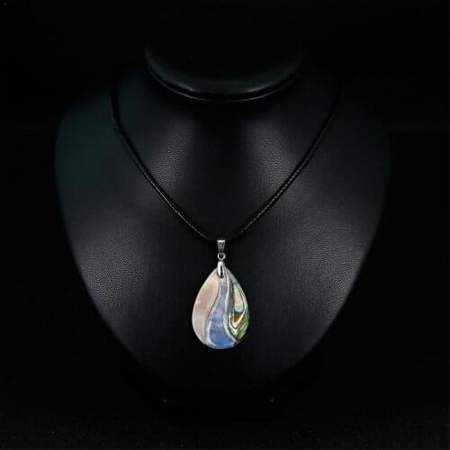 European and American fashion shell series Necklace New European and American style rendering Drop Pendant