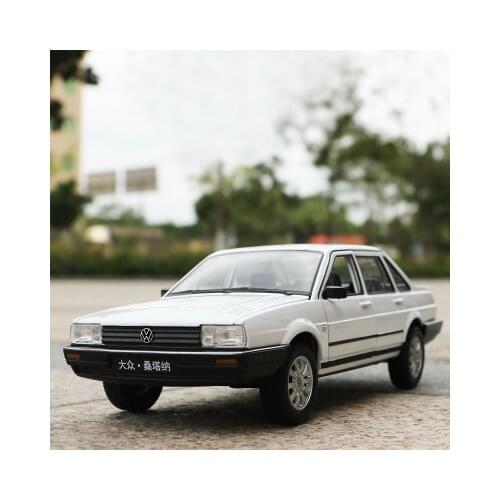 Die-cast Alloy Scale Car Models Metal Vehicle 1:24 Volkswagon Santana Old Style Car Toys for Children Static Model mkd3