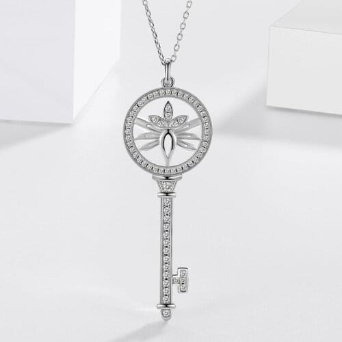 925 Sterling Silver Shining Diamond Key Luxury Pendant Necklace for Women Link Chain Romantic Necklace Fine Jewelry Gifts