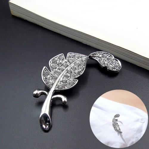Women Fashion Leaf Shape Brooch Pin Shiny Full Rhinestones Inlayed Badges Clothes Accessory Party Wedding Silver Color Jewelry