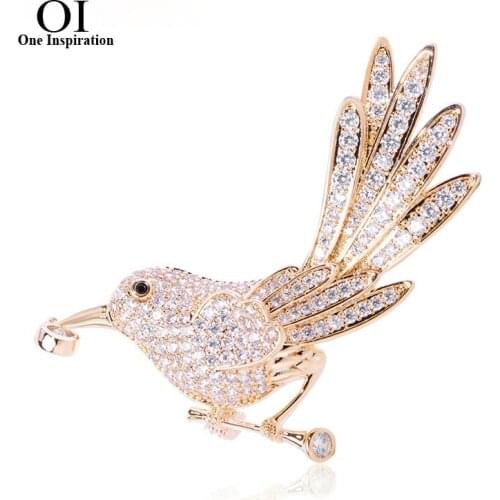 OI Unique Women Copper Bird Shape Brooches 2021 Corsage Luxury Gold Cubic Zircon Magpie Animal Brooch Pin For Wedding Party
