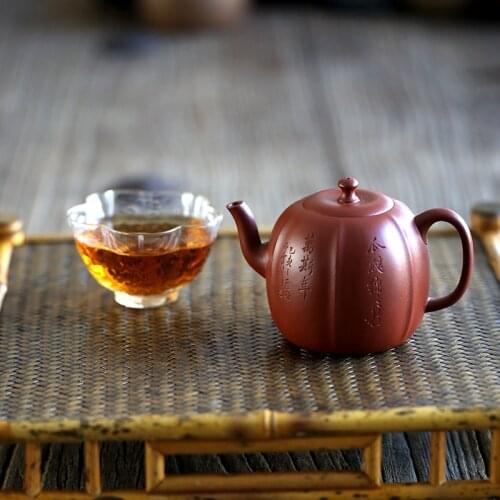 Yixing raw ore purple clay teapot pure handmade Huanglongshan vermilion clay melon ladder teapot 185ml rib bag modeling