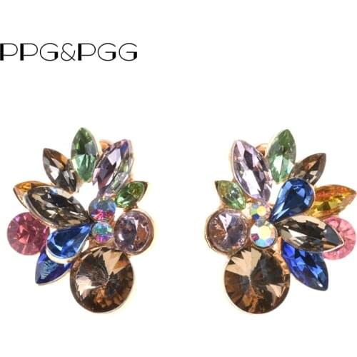 2020 New Classic Crystal Flower Stud Earrings Women Elegant Cute Korean Small Stud Earrings Fashion Jewelry Female