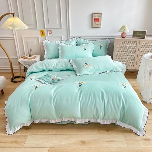 4Pcs Scouring cotton Embroidery Princess style bedding sets queen king size duvet cover set bed skirt set pillowcase bedclothes