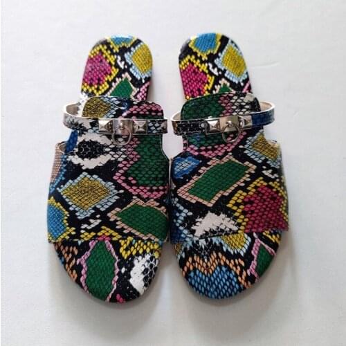 Summer Women Snake Colorful Pu Leather Metal Decoration Flat Heel Non Slip Rubber Sole Fashion Sexy Ladies Shoes Outdoor Beach
