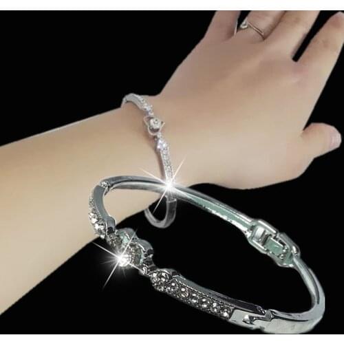 Luxury Rhinestone Heart Bangle Glitter Fashion Simple Women Wristband Elegant Bracelet Charm Jewelry