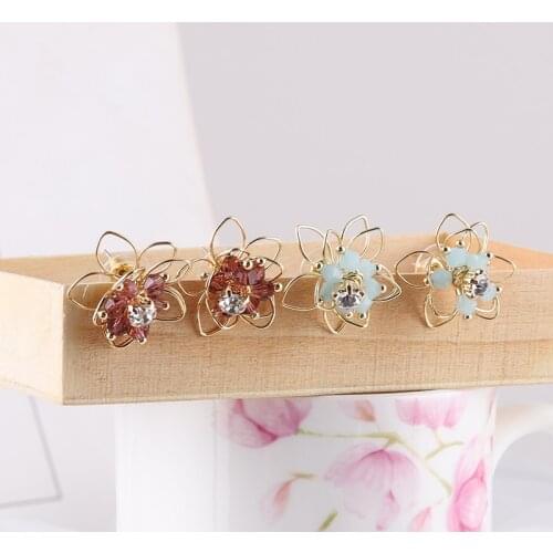 Japanese and Korean fashion hollow double flower earrings simple personality design line petal earrings Fashion Stud Earrings