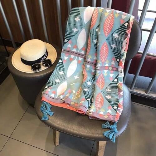 2019 Fashion Cotton Aztec Print Tassel Scarves Shawl Geometry Pattern Tassel Wrap Hijab Muffler Free Shipping
