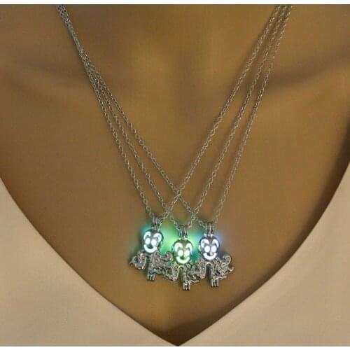 New Glowing Necklace Women Fashion Smiling face Glow in the Dark Pendant Necklace Hollow Luminous Decoration Jewellery