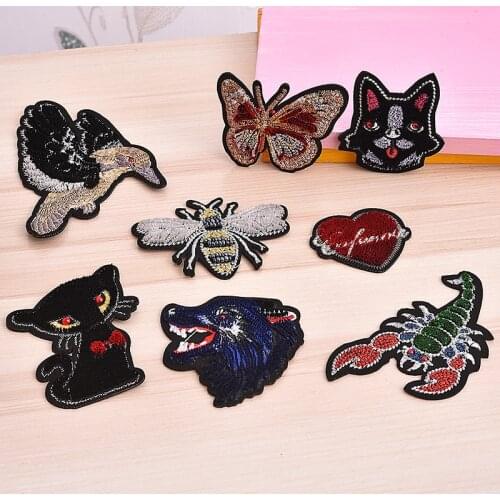30pcs/lot Luxury Embroidery Patch Dragonfly Squirrel Wolf Eagle Scorpion Bee Butterfly Clothing Decoration Iron Heat Transfer