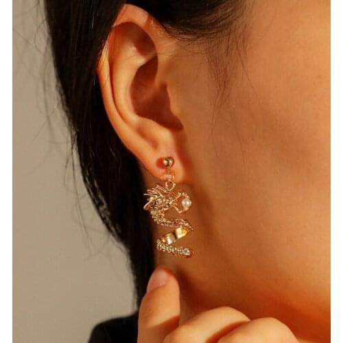 1Pair Chinese Dragon Earrings Female Europe Vintage Exaggerated Creative Simulated Pearl Pterosaur Earrings Earrings Women