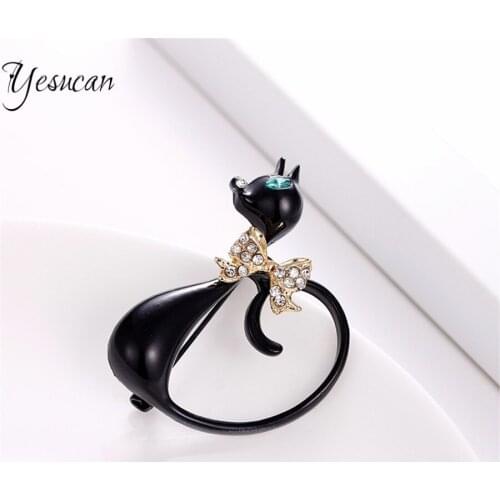 New Animal Corsage B-Shaped Letter Pin Black Fox Crystal Brooch Scarves Buckle Clothing Jewelry Accessories Pins
