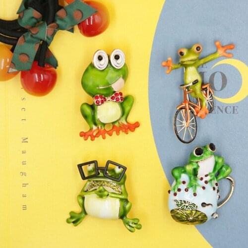 Women Crystal Frog Brooches Green Color Animal Brooch Pin Luxury Vintage Jewelry Coat Accessories Jewelry