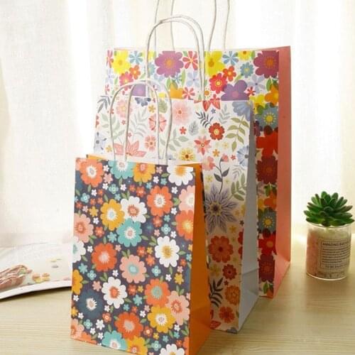 10pcs Per Lot 3 Designs Portable Paper Bag Flower Romantic Cartoon Christmas Gift for Clothes Cake Shop Goods Packaging