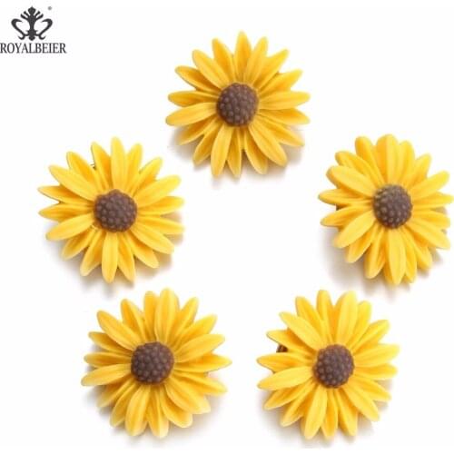 ROYALBEIER New Arrival 10pcs/lot 8 Colors Chrysanthemum Pattern Fashion Acrylic Buttons Flower Accessories Jewelry Beads