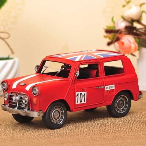 The living room of Milan automobile decoration crafts Home Furnishing creative home decoration furnishings simple European style