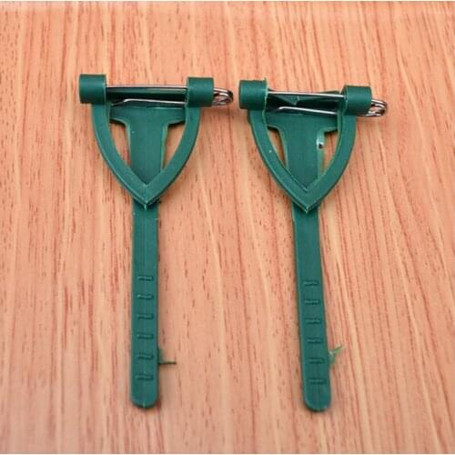 Cheap 50Pcs/Lot 2.5x7cm Green Brooch Handmade Corsage Making Brooch Straps Plastic Accessories Advanced Brooches