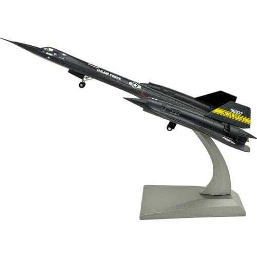 TANG DYNASTY(TM) 1:144 Lockheed SR-71 Blackbird Reconnaissance Aircraft Metal Plane Model,U.S Air Force, Military Airplane Model