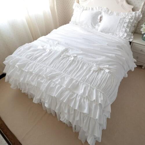 Top Luxury bedding set wedding decoration textile quality satin cotton cake layers duvet cover ruffle lace bed sheet set wrinkle
