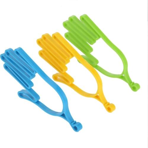 1Pc Golf Gloves Holder Stretcher Golfer Tool Gear Plastic Golf Gloves Rack Dryer Hanger Stretcher Men Women Golf Gloves Keeper