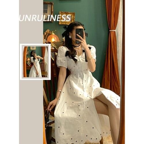 High-End Customization Summer New Arrival French Style White Big Size Vintage V-Neck Collar Embroidery Dress Loose Cool
