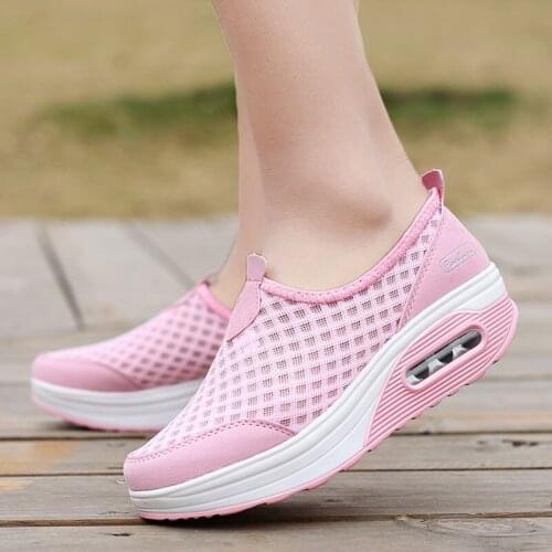 Running Shoes Summer 2020 New Fashion Woman Slip-On Mesh Shoes Outdoor Breathable Beach Shoes Designer Sneakers Women Sport Shoe