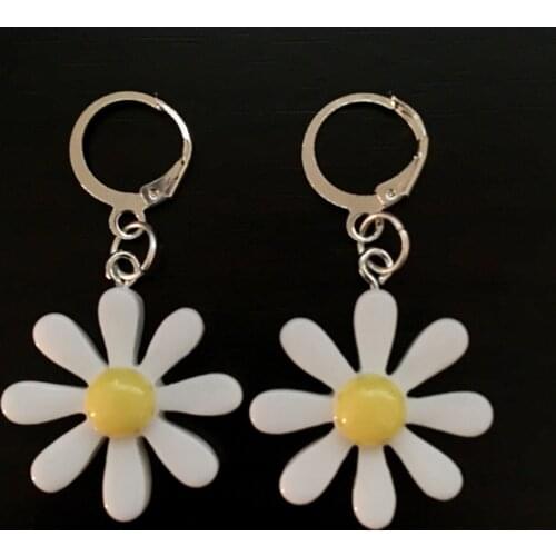 Gothic Flowers Vintage Earrings for Women Acrylic Ear Clips Y2k Jewelry Friends Woman Earring Accessories Punk Goth Cute Hippie