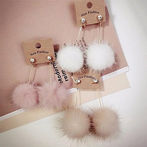 Cute Rabbit Fur Ball Long Drop Earrings Otter Feather Crystal Ear For Women Unique Soft Dangle Earring Jewelry Brinco Bijoux