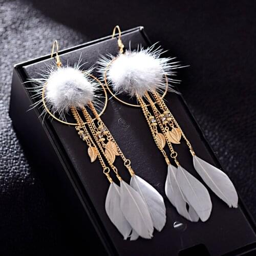 Ethnic Indian Bohemian Retro Simple Round Alloy Long Chain Feather Tassel Plush Pendant Lady Earrings 2021