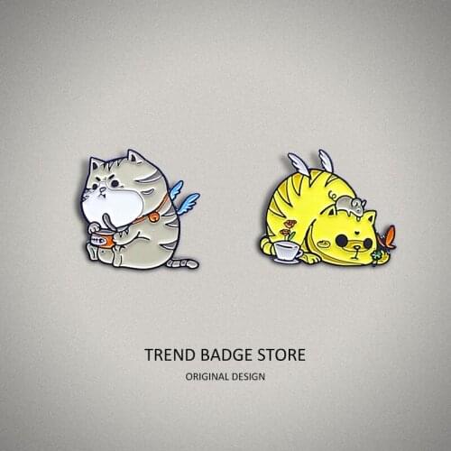 Cute Creative Small Wings Cat Badge Ornaments Enamel Label Pins, Gray Cat Eat Fish Can Mouse Cat Best Friend Brooch
