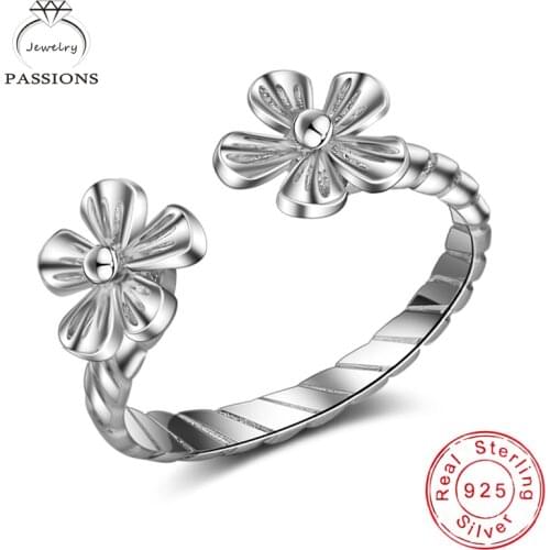 LYNNE Jewelry Fashion 925 Sterling Silver Twist Petal Rings Double Flower Wishbone Open Resizable Toe Ring Women Exquisite Gift