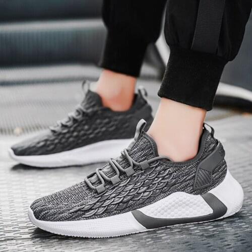 2020 New Breathable Running Shoes 46 Light Men Sports Shoes 45 Large Size Comfortable Sneakers 44 Fashion Walking Jogging Shoes