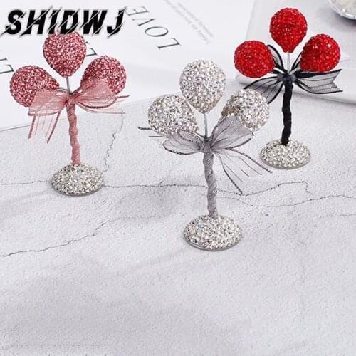 Car Interior Accessories Cute Diamond Violent Balloon Cake Ornament Aroma Creative High-end Goddess Car Interior Decoration Gift