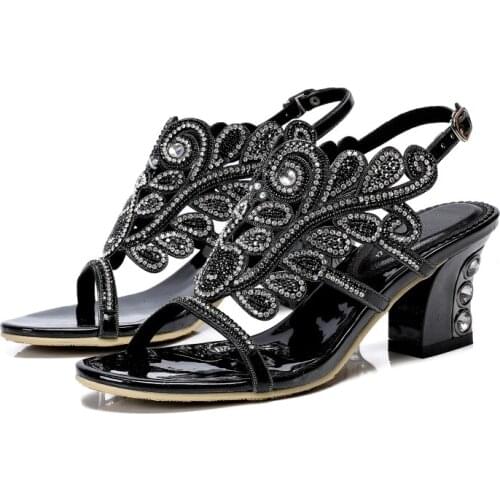2019 Womens Summer Black Rhinestone Leaf Pattern Sandals Non-slip Joker Fashion Rough Heel Shoes Beach Travel Sandals