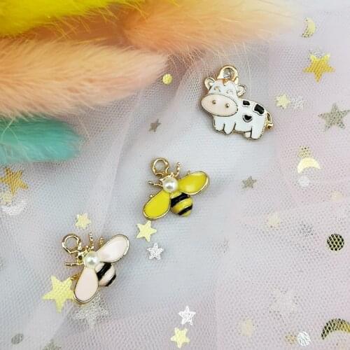 MuhNa 10pcs Lovely Cow Little Bee Enamel Charms Alloy Animal OX Pendant For Bracelet Earrings Jewelry DIY Making Accessory Craft
