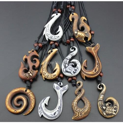 Hot 10 PCS Mixed Style Hawaiian Jewelry Hand Carved Imitation Bone Fish Hook Pendant Necklace Amulet Gift MN428