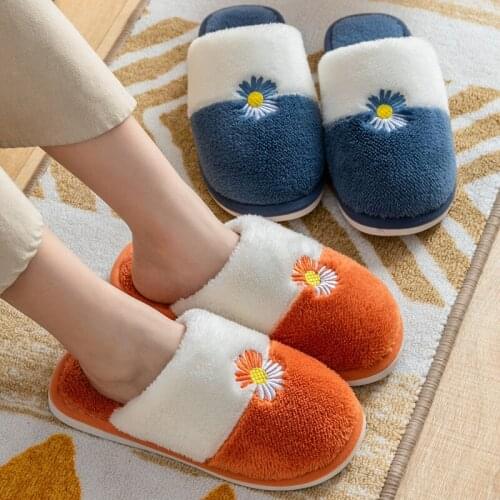 Winter Indoor Cotton Slippers Women Soft Comfortable Pink Lovers Chrysanthemum Furry Ladies Slides Plus Velvet Warm Female Shoes