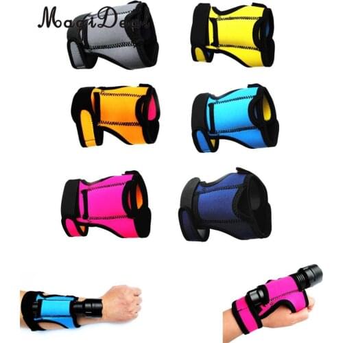 MagiDeal 3mm Neoprene Hand Free Flashlight Light Holder Glove Scuba Diving Dive Underwater LED Torch Mount Holster Equipment