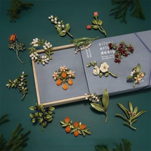 Vintage Enamel Green Color Plant Pearls Pin Tree Lotus Leaf Blueberry Cherry Flower bamboo Brooch for Women Jewelry Gift