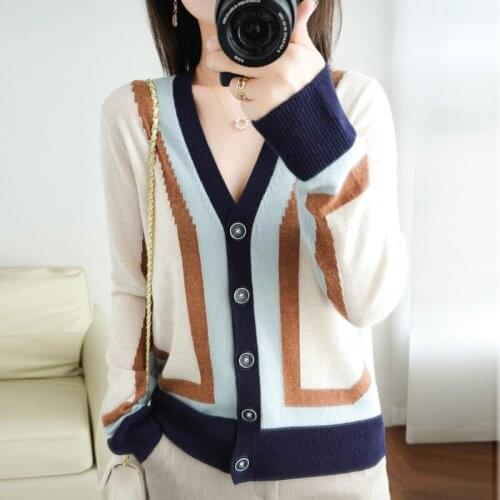 Knitted Cardigan Womens Slim Small Jacket 2021 Spring And Autumn New Korean Long-Sleeved Color Matching V-Neck Short Sweater