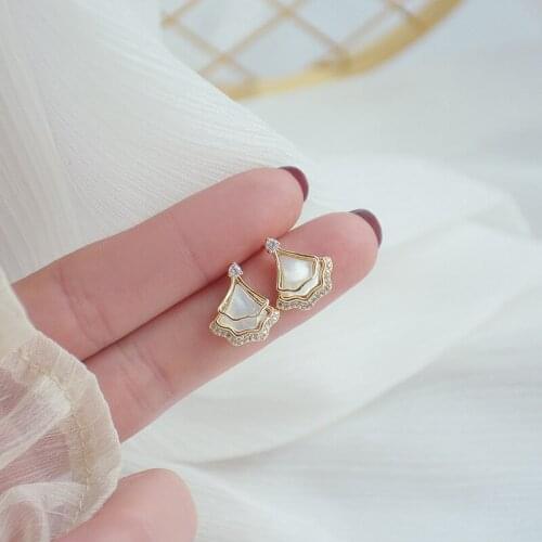 Korea Fine Jewelry Micro-inlaid Zircon Shell Fan-shaped Exquisite Daily Earrings for Woman Shine Holiday Party Luxury Earring