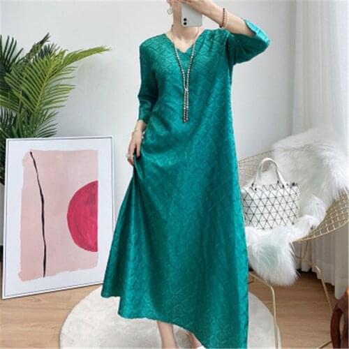 Miyake folds embossed womens dress dress 2021 spring and autumn new fashion loose large size embroidered robe womens clothing