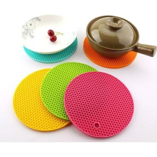 Kitchen Gadgets 14cmx14cm Heat Resistant Silicone Mat Drink Cup Coasters Non-slip Pot Holder Table Placemat Kitchen Accessories