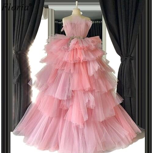 2020 Newest Pink Celebrity Dresses A-Line Tiered Arabic Red Carpet Runaway Dresses Women Party Night Pageant Dresses Robe Femme