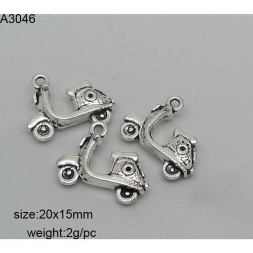 25pcs Antique Silver Alloy Storage Battery Car Charm Pendant For DIY Jewelry Making