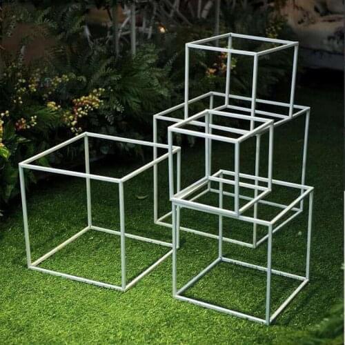 New type of flower guiding device wedding props wedding ironwork geometric box decoration