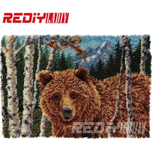 Latch Hook Rug Kits Unfinished Crocheting Tapestry Yarn Needlework Cushion Sets for Embroidery Carpet Animals Bear in Forest Mat