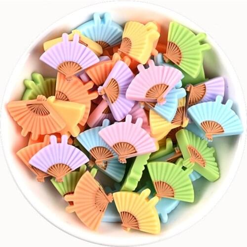 Julie Wang 10PCS Resin Small Cartoon Fan Charms Random Color Artificial Folding Fan Pendants Jewelry Making Accessory Decor